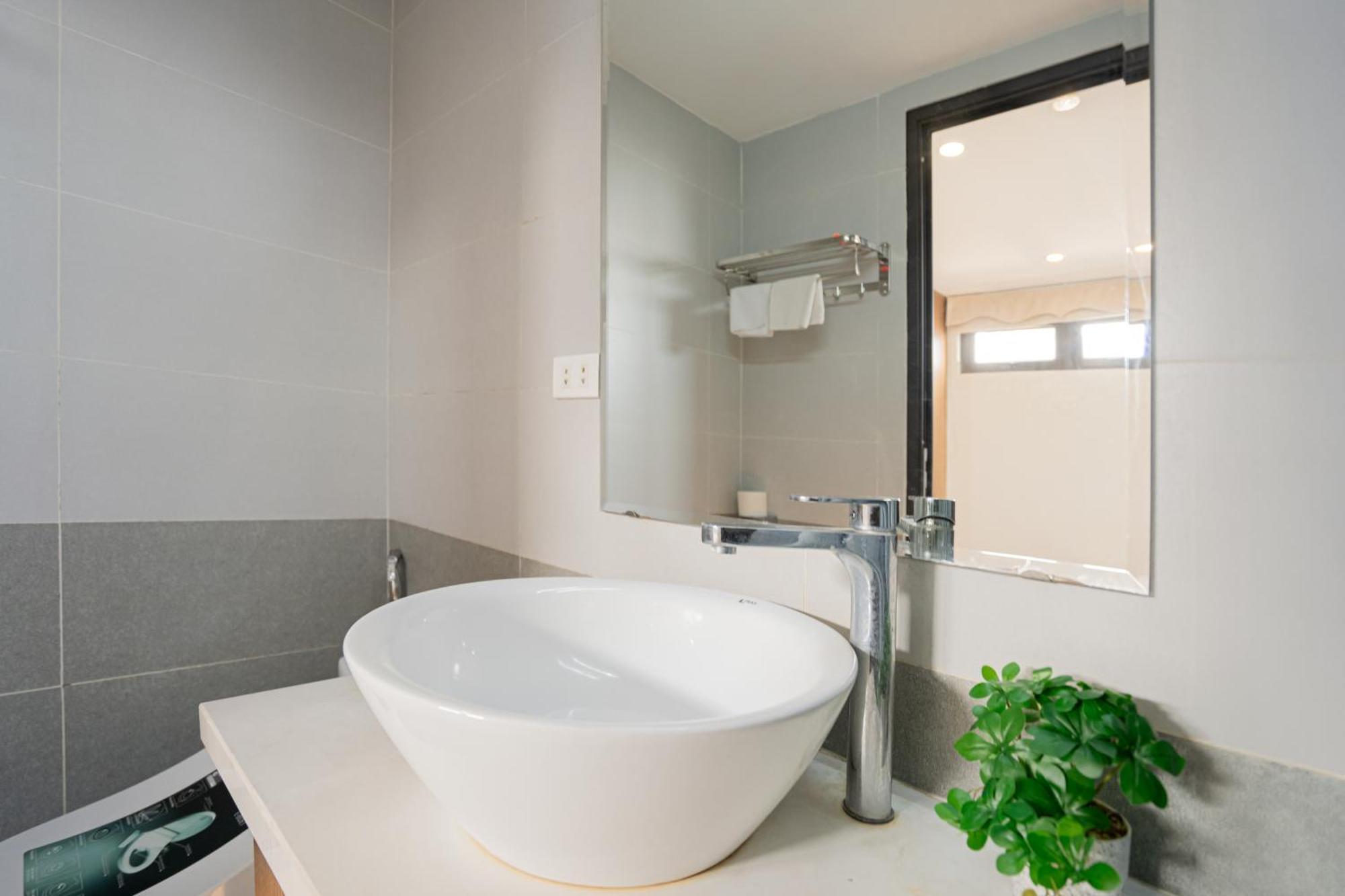 האנוי 22Housing Hotel & Residence 60 Linh Lang מראה חיצוני תמונה